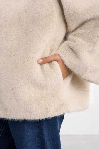 Courchevel, veste en fausse fourrure