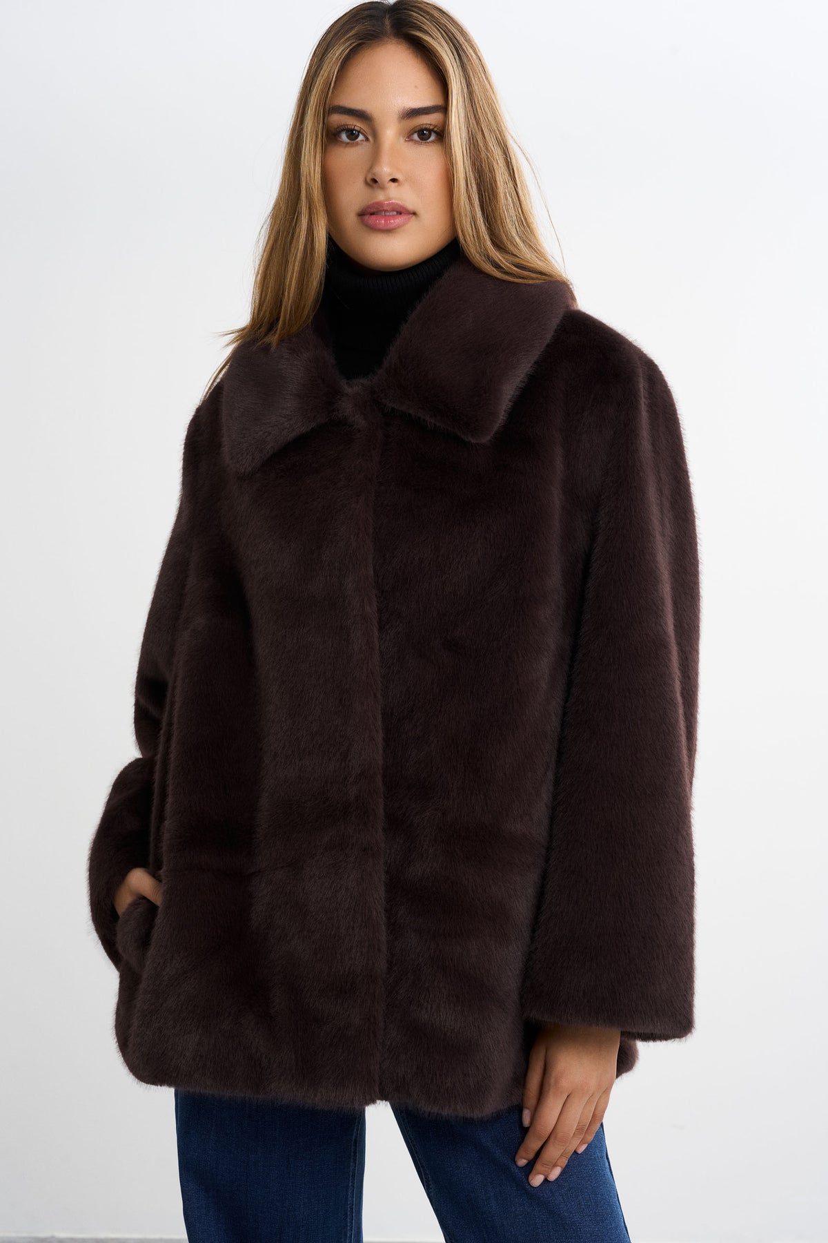 Courchevel, veste en fausse fourrure